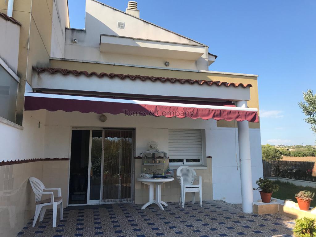 Unifamiliar adosada – Cubelles 200.00 m2 photo2