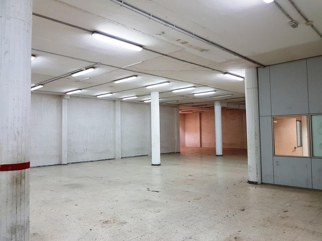 Local comercial – Esplugues de Llobregat 642.00 m2 photo13