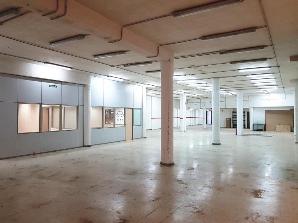 Local comercial – Esplugues de Llobregat 642.00 m2 photo5