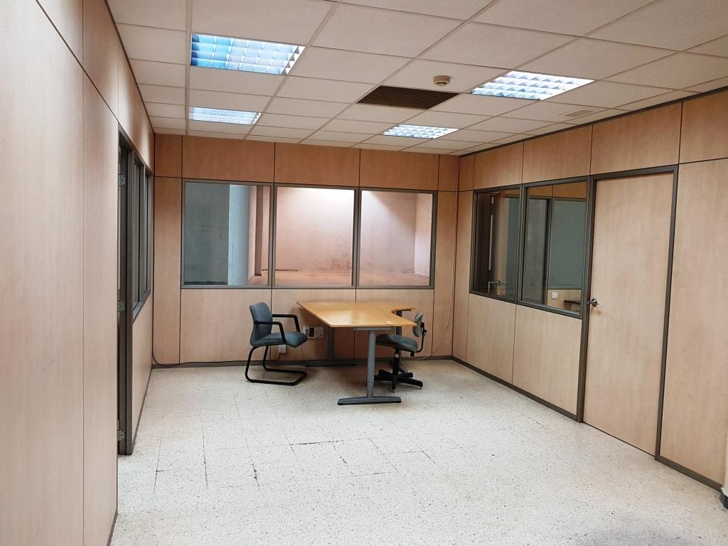 Local comercial – Esplugues de Llobregat 642.00 m2 photo7