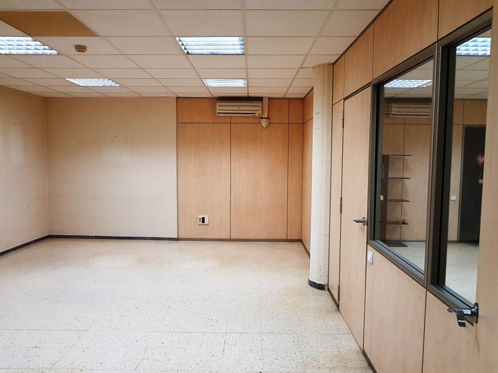 Local comercial – Esplugues de Llobregat 642.00 m2 photo6