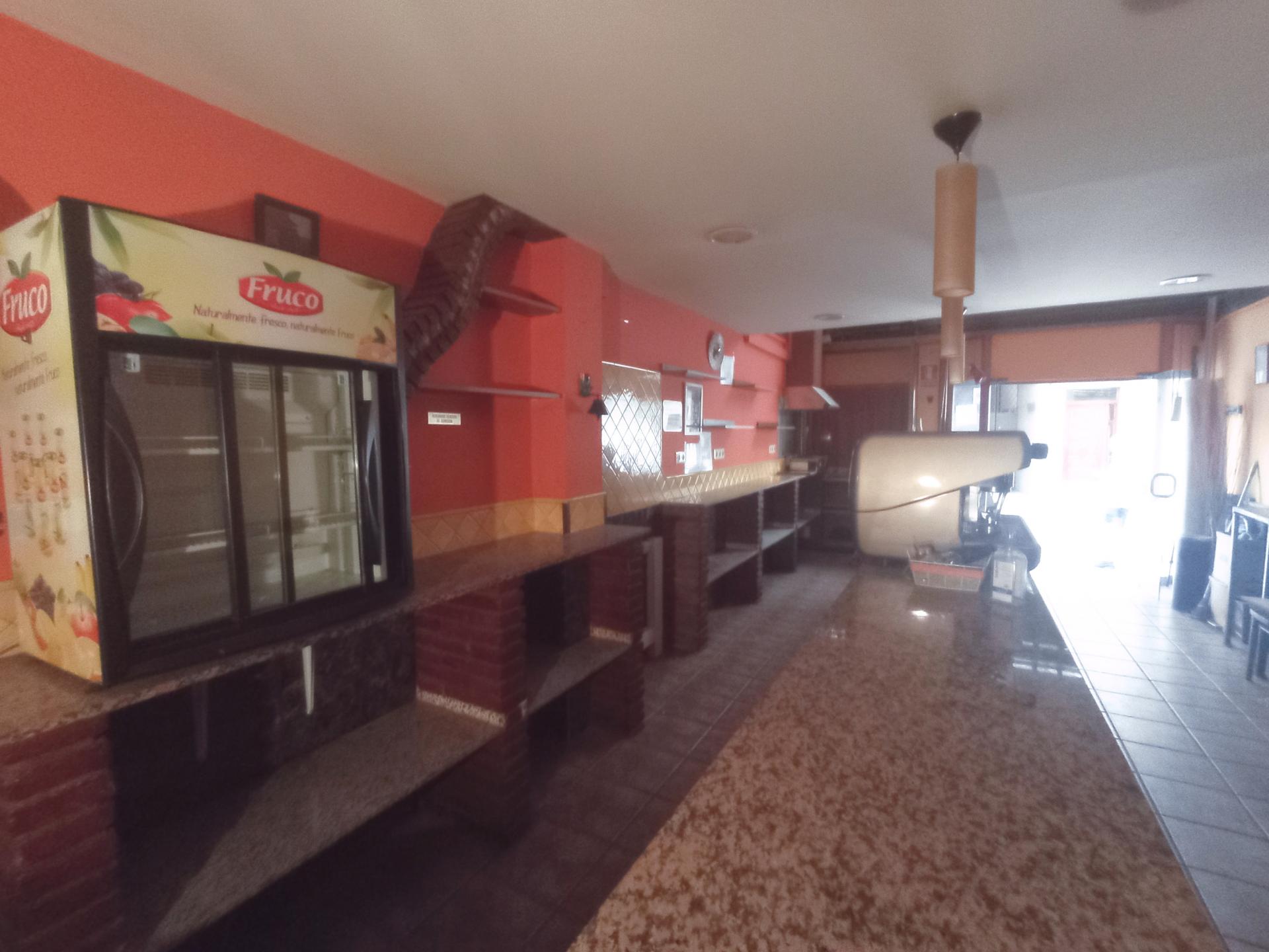 Local comercial – Cornellà de Llobregat 122.00 m2 photo4