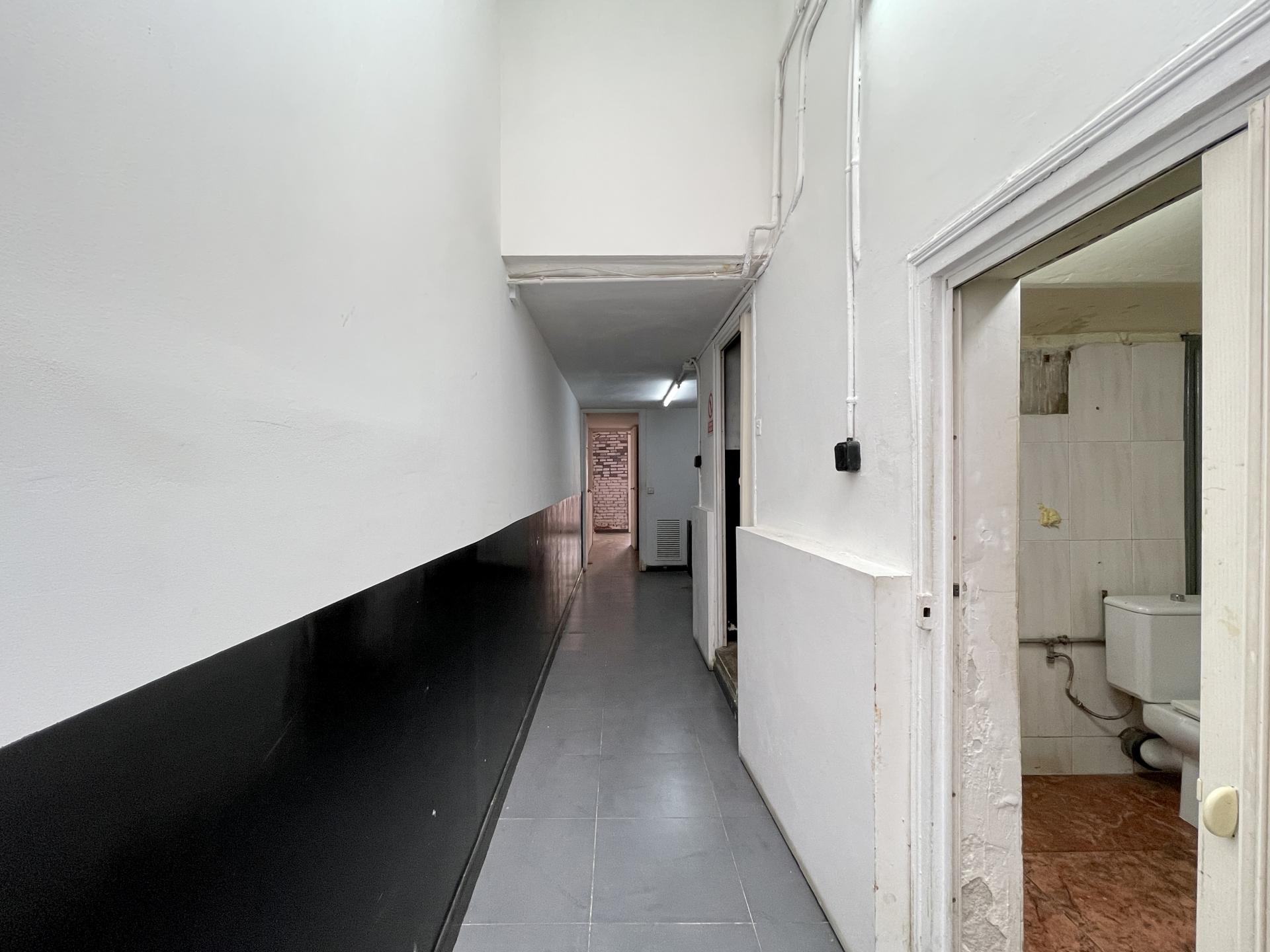 Local comercial – Barcelona 116.00 m2 photo3