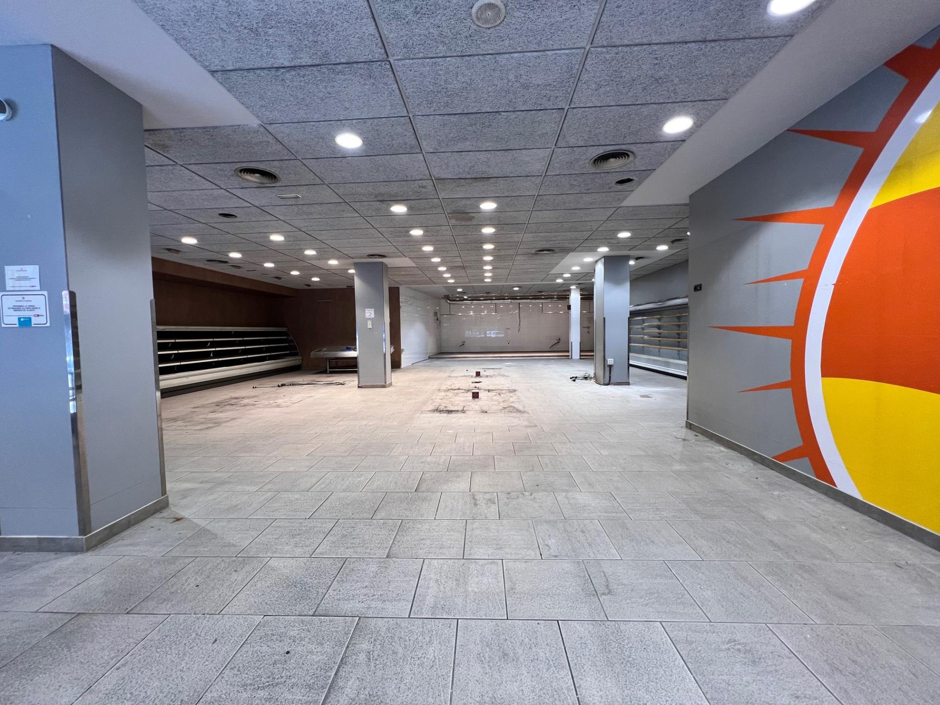 Tienda – Manresa 729.00 m2 photo12