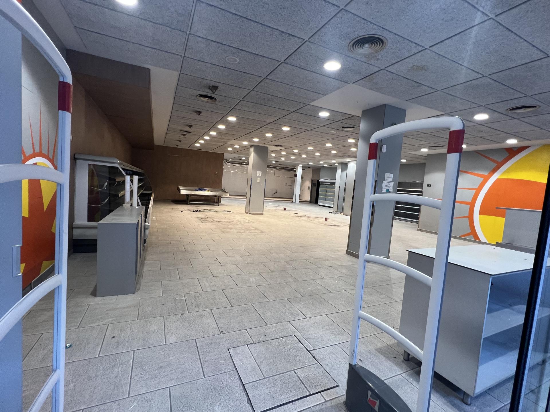 Tienda – Manresa 729.00 m2 photo8