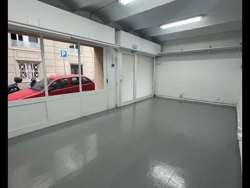 Local comercial – Barcelona 30.00 m2 photo2