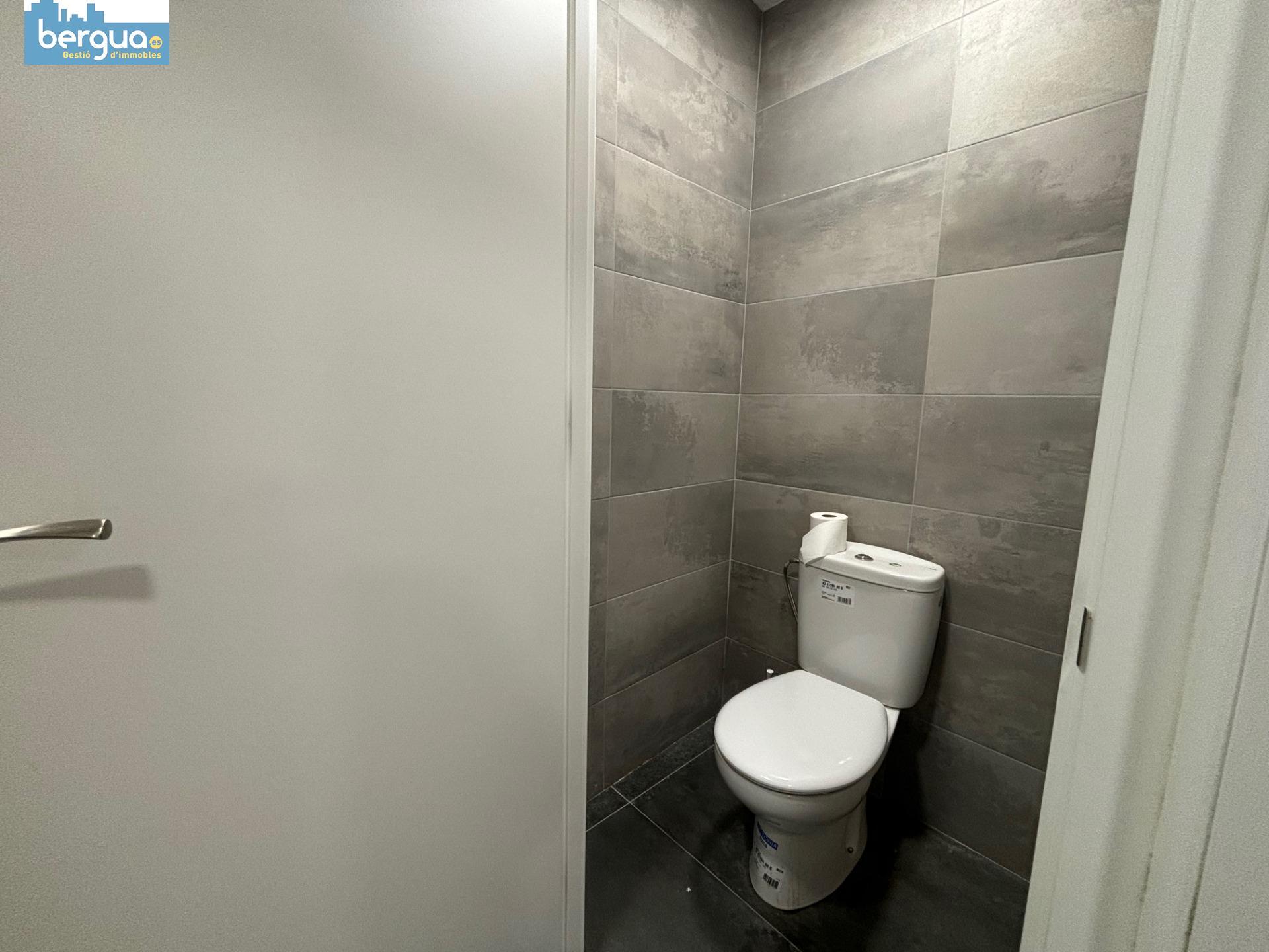 Local comercial – Barcelona 260.00 m2 photo9