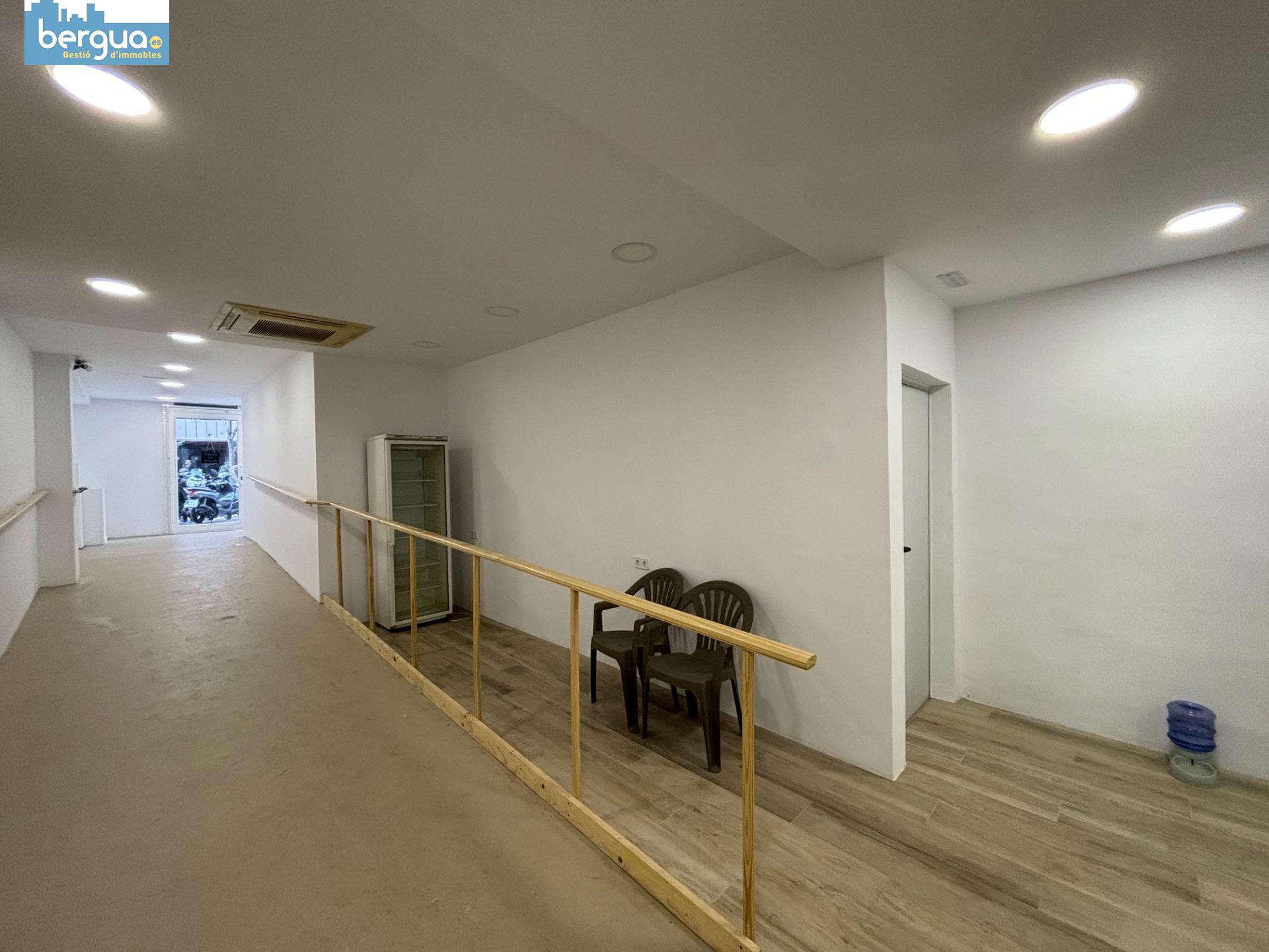 Local comercial – Barcelona 260.00 m2 photo4