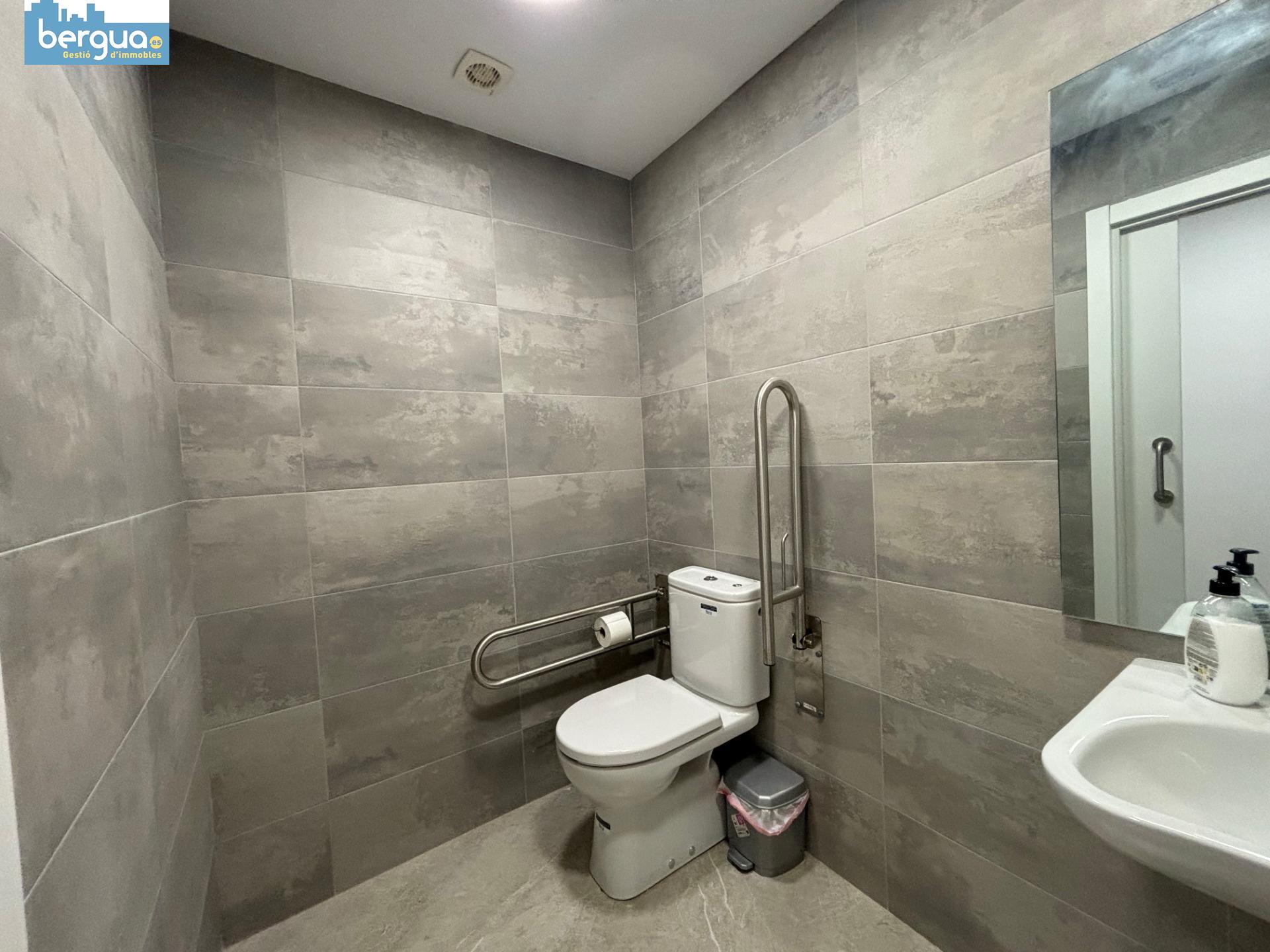 Local comercial – Barcelona 260.00 m2 photo11