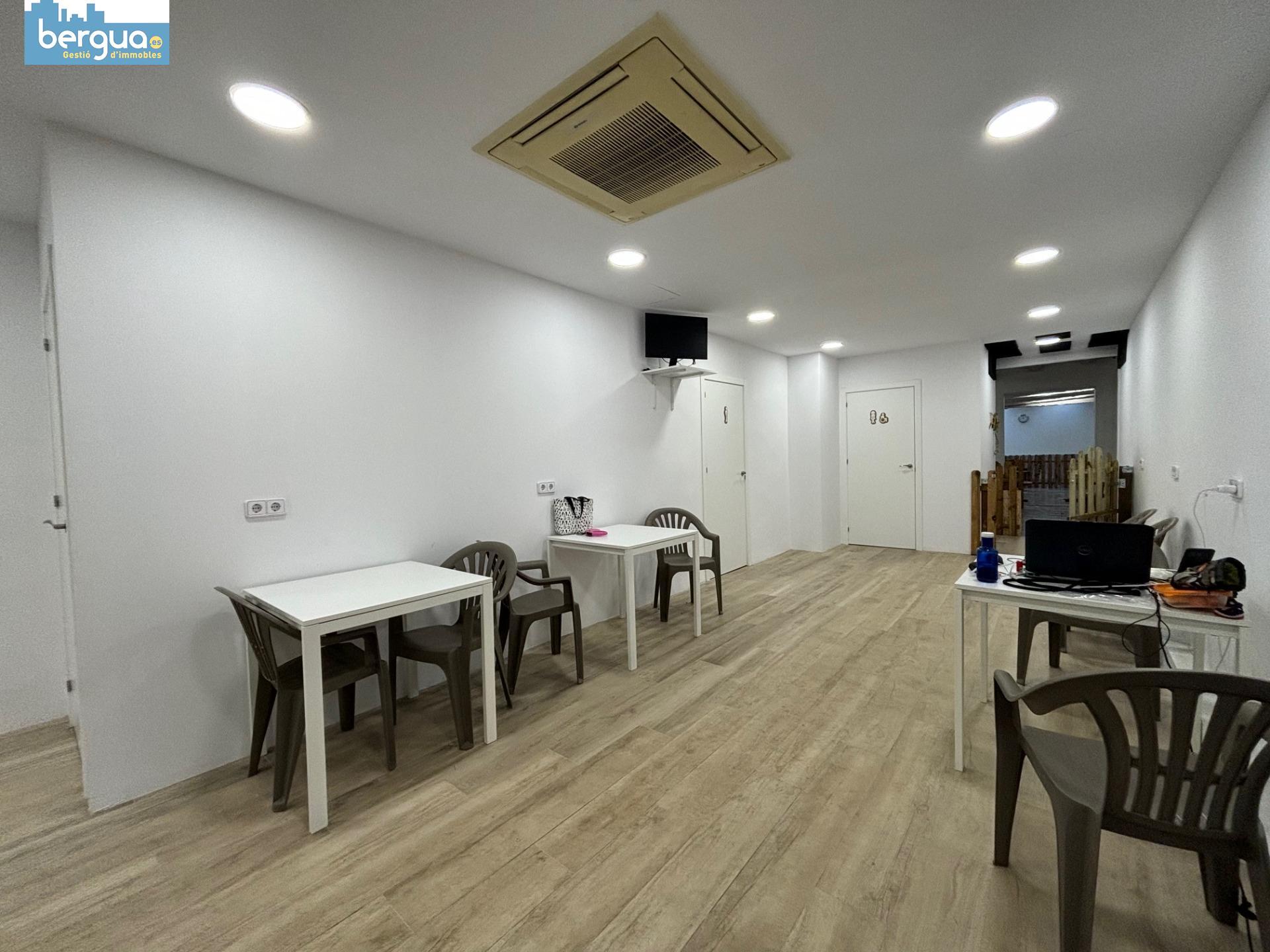 Local comercial – Barcelona 260.00 m2 photo3