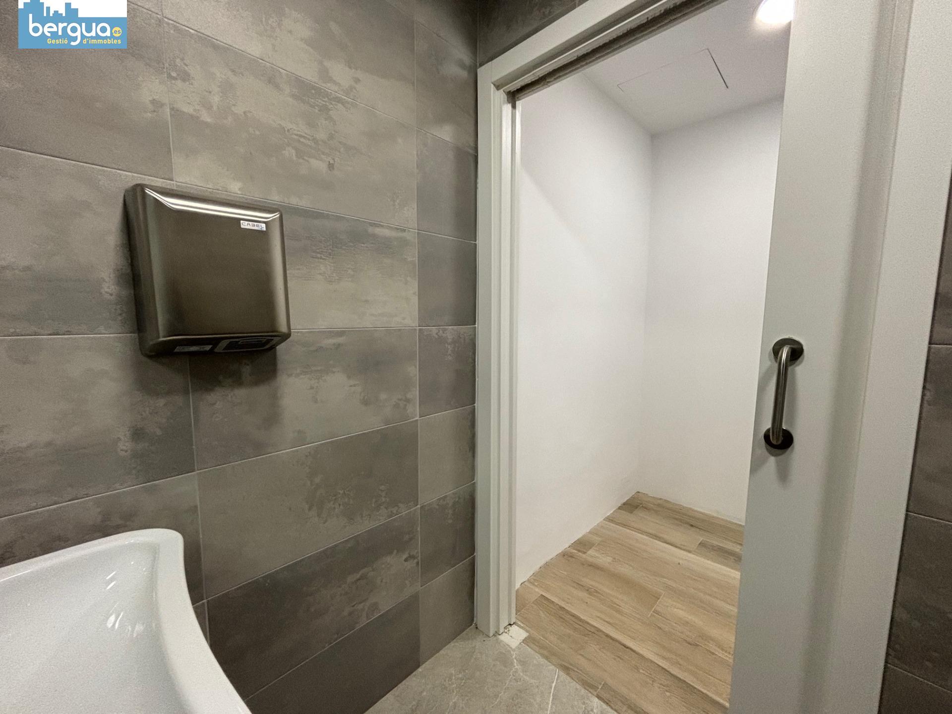 Local comercial – Barcelona 260.00 m2 photo13
