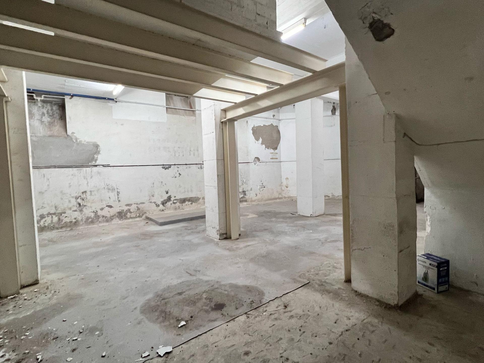 Tienda – Manresa 220.00 m2 photo3