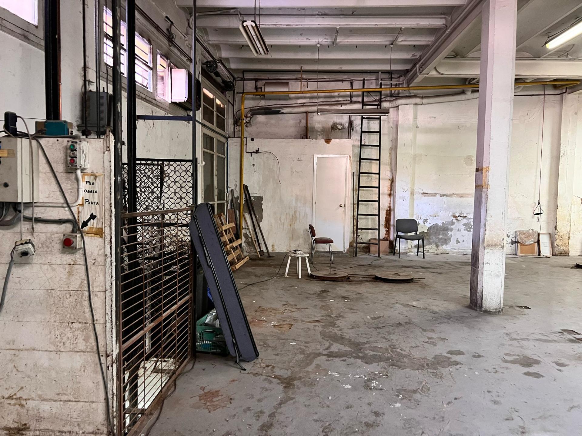 Tienda – Manresa 220.00 m2 photo19