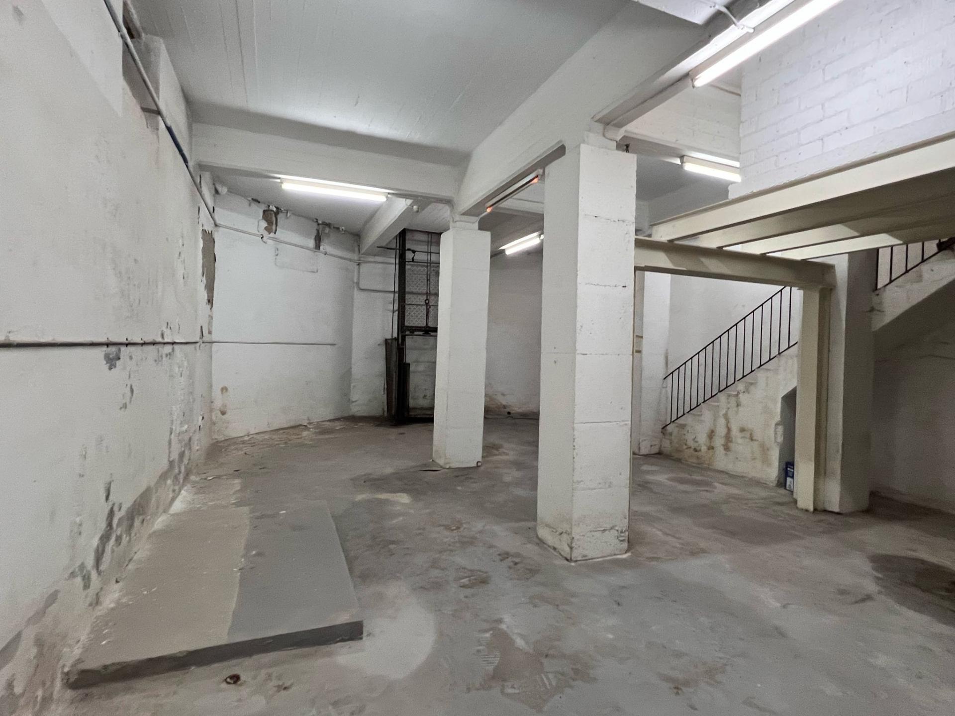 Tienda – Manresa 220.00 m2 photo4