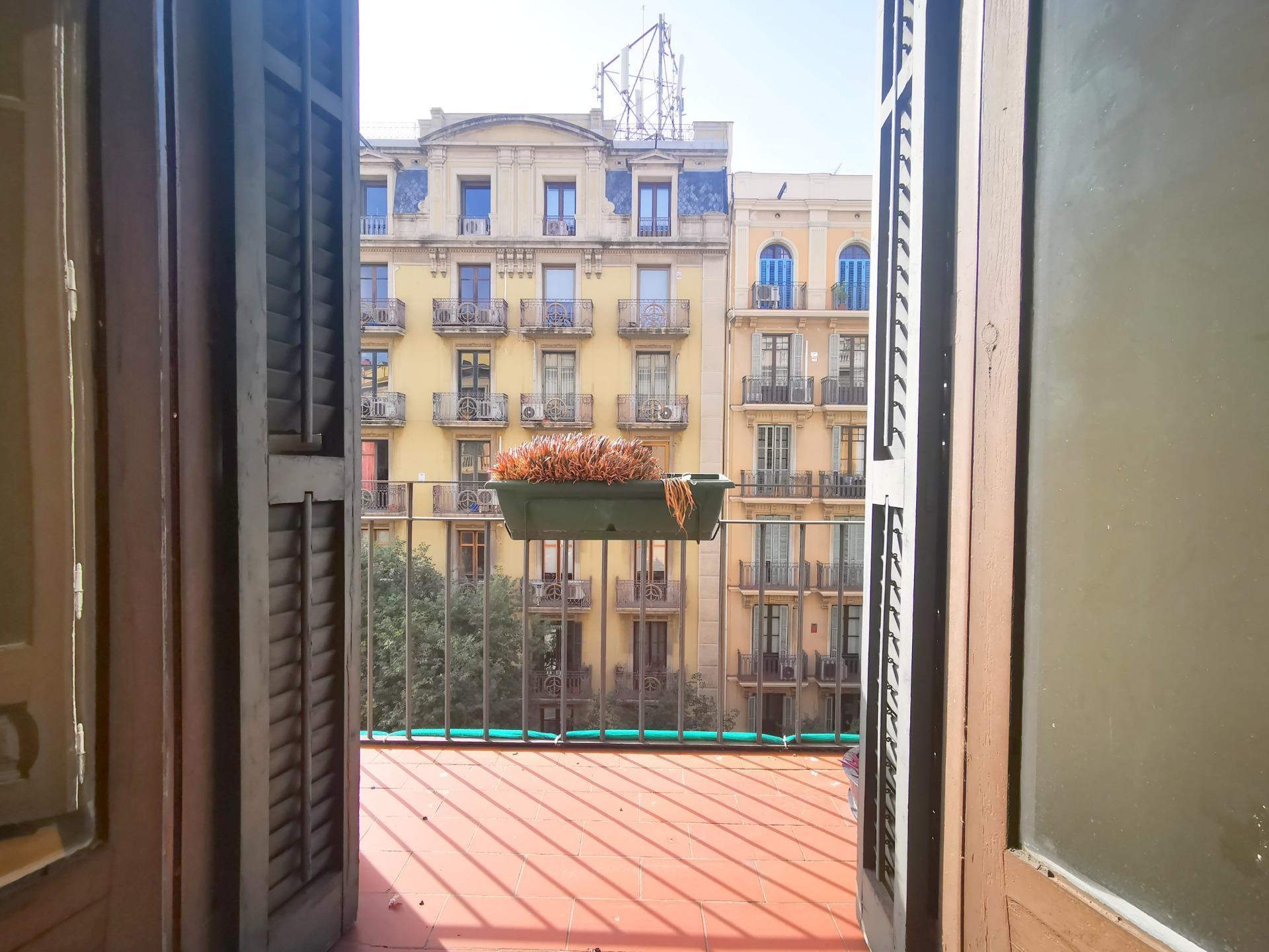 Piso – Barcelona 167.00 m2 photo2