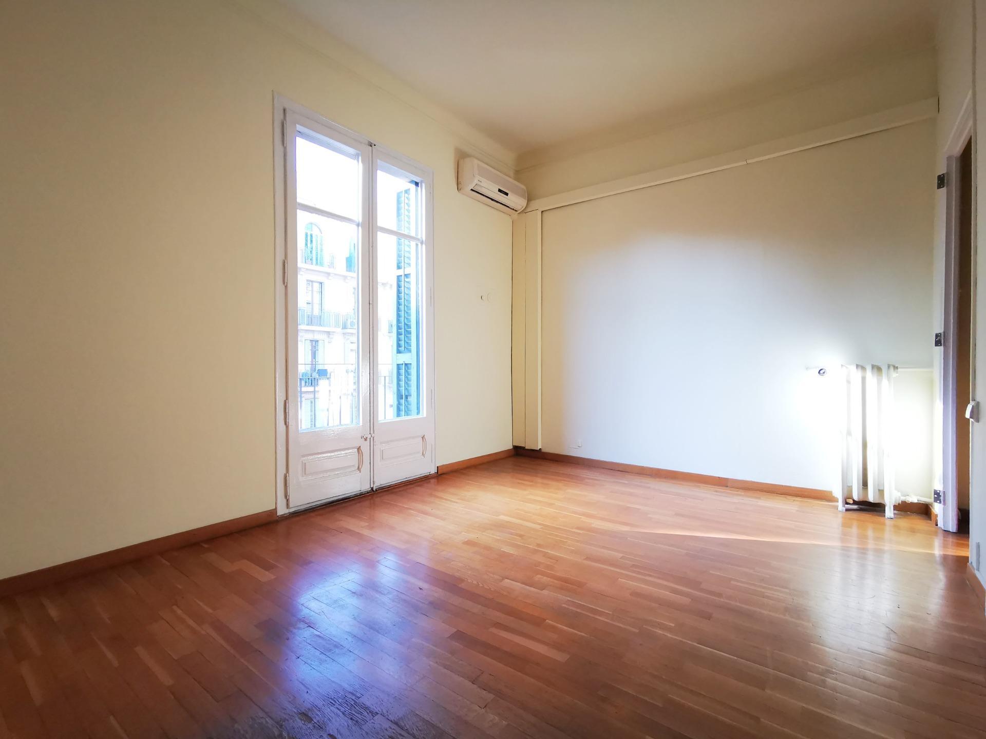 Piso – Barcelona 167.00 m2 photo11