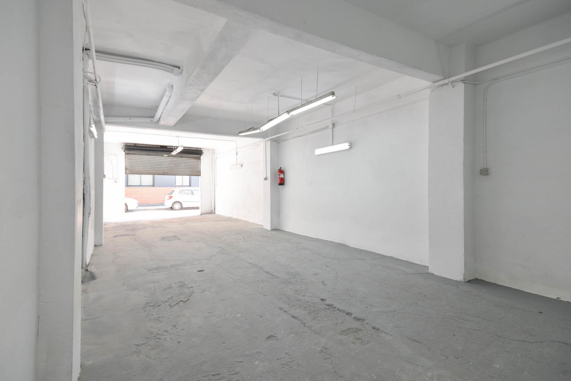 Local comercial – Prat de Llobregat 234.00 m2 photo3
