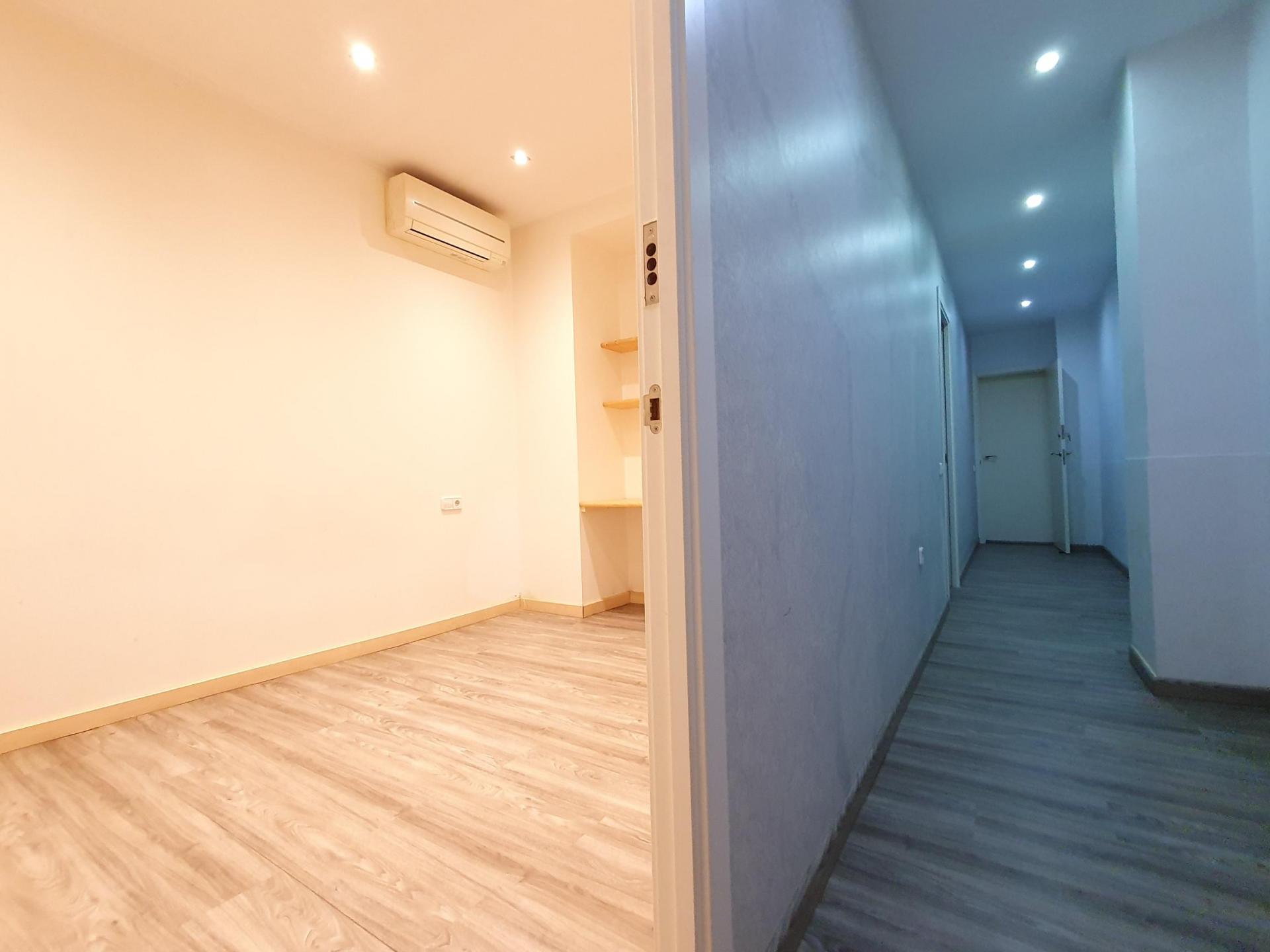 Otras casas – Barcelona 130.00 m2 photo11