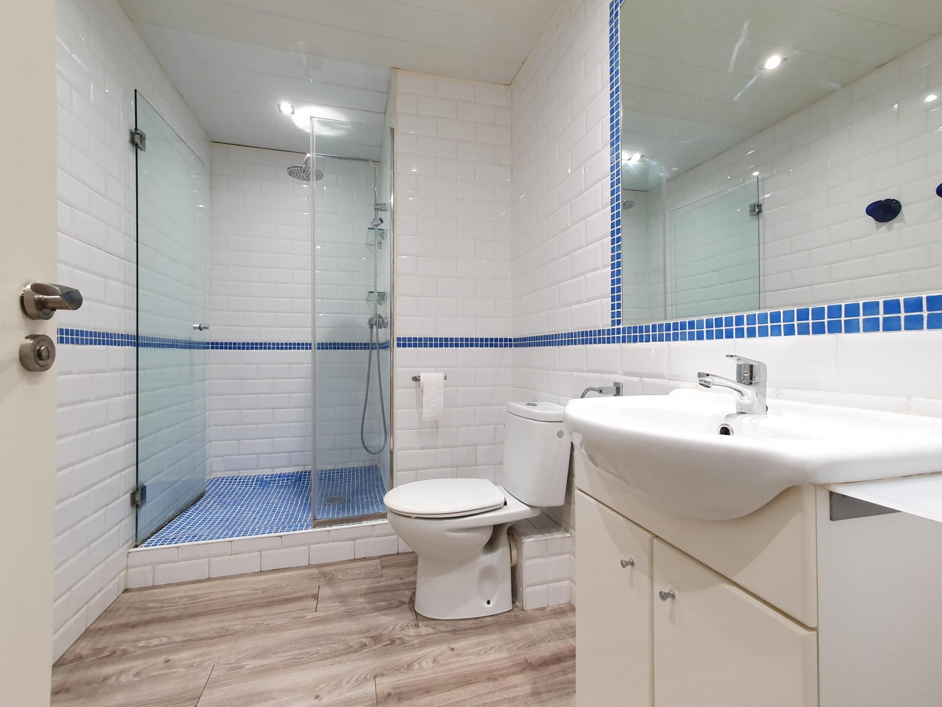 Otras casas – Barcelona 130.00 m2 photo17