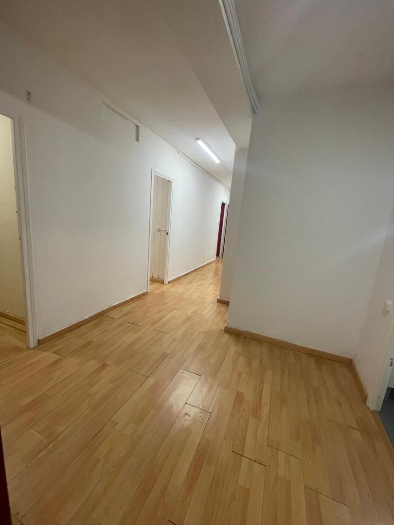 Local comercial – Barcelona 216.00 m2 photo7