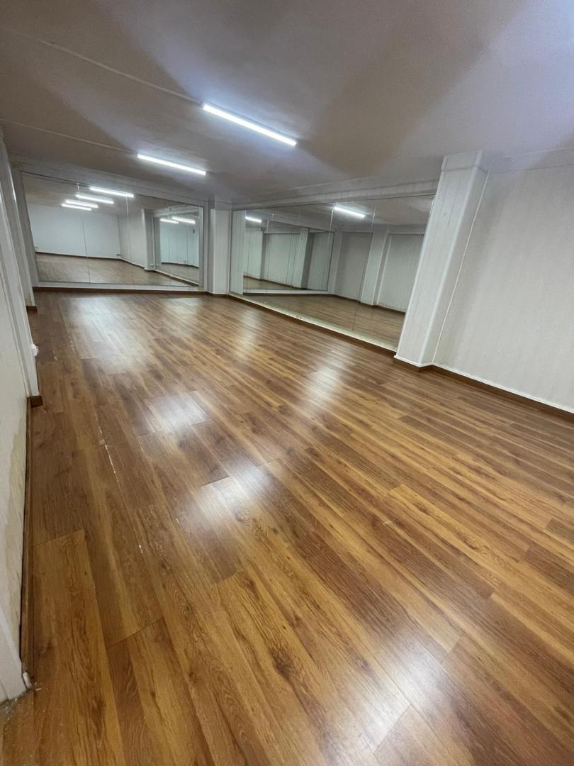 Local comercial – Barcelona 216.00 m2 photo12