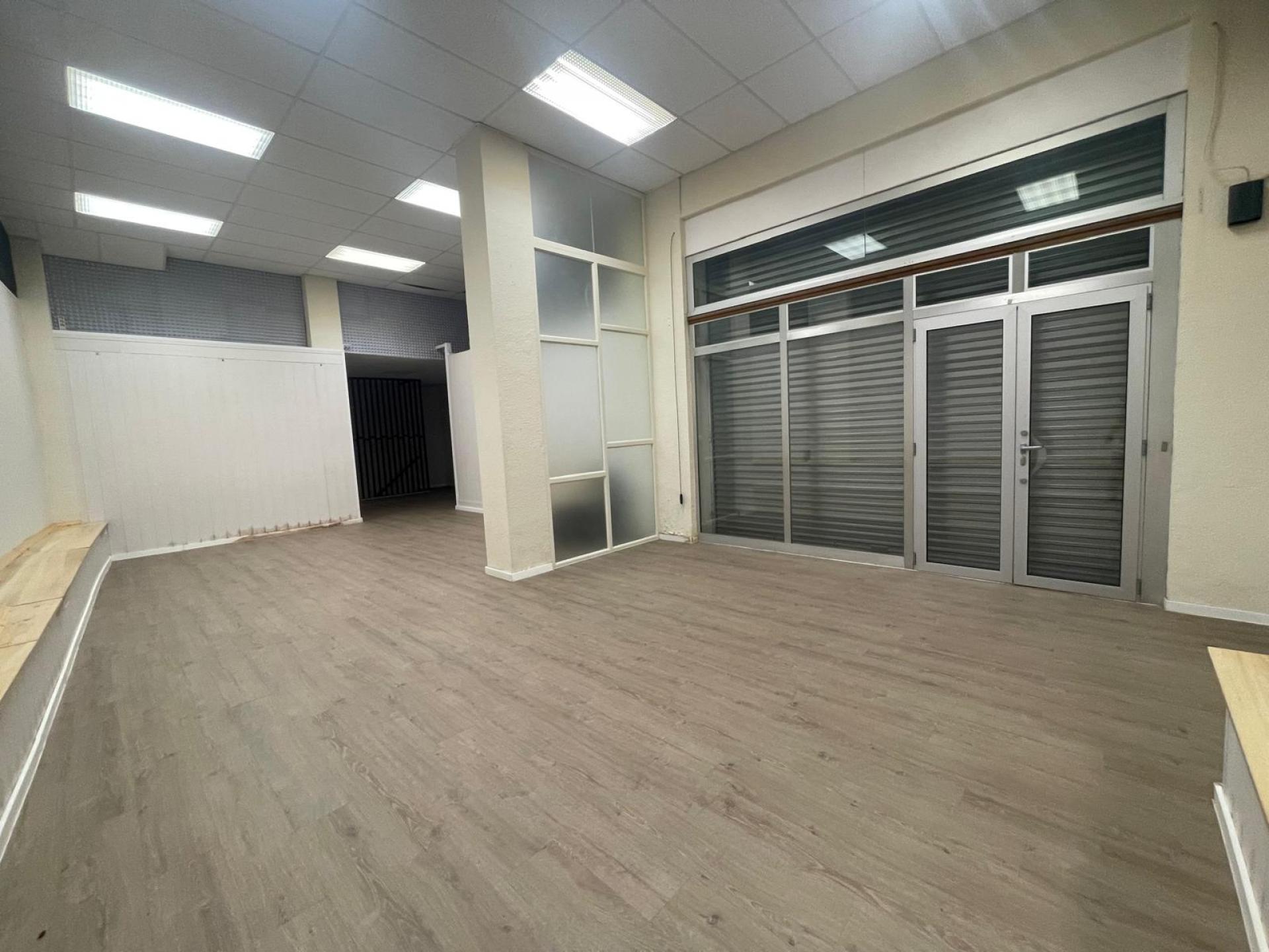 Local comercial – Barcelona 216.00 m2 photo10