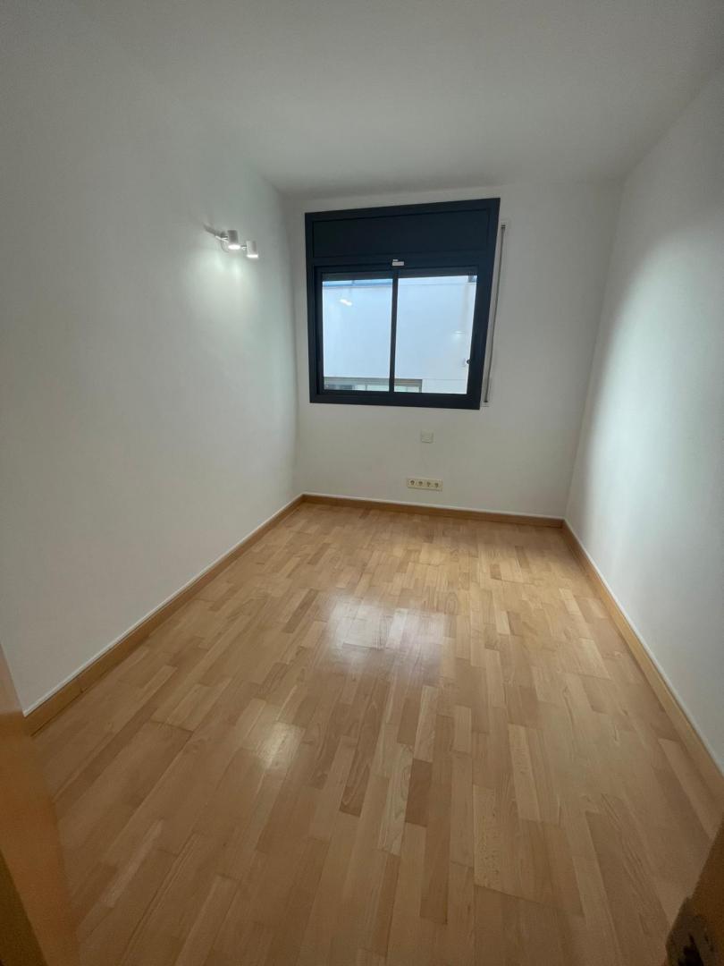 Piso – Barcelona 80.00 m2 photo13