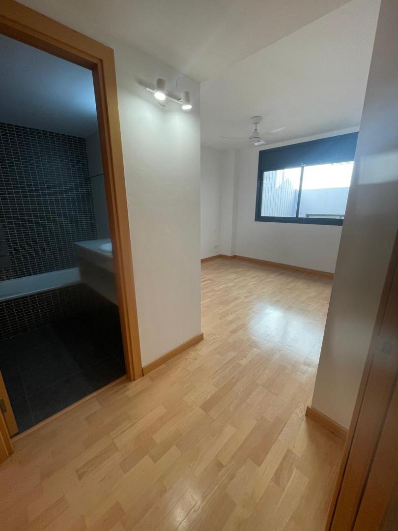 Piso – Barcelona 80.00 m2 photo17