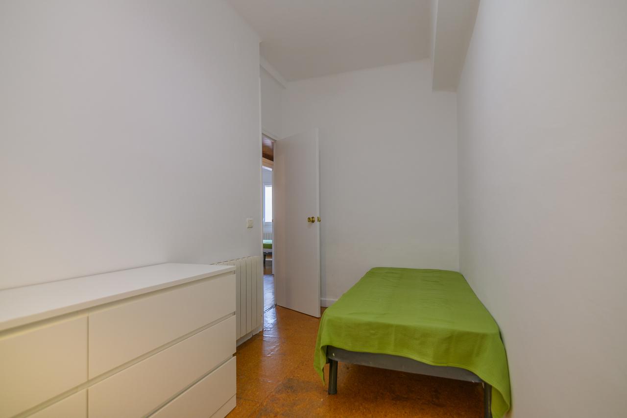 Piso – Barcelona 100.00 m2 photo28