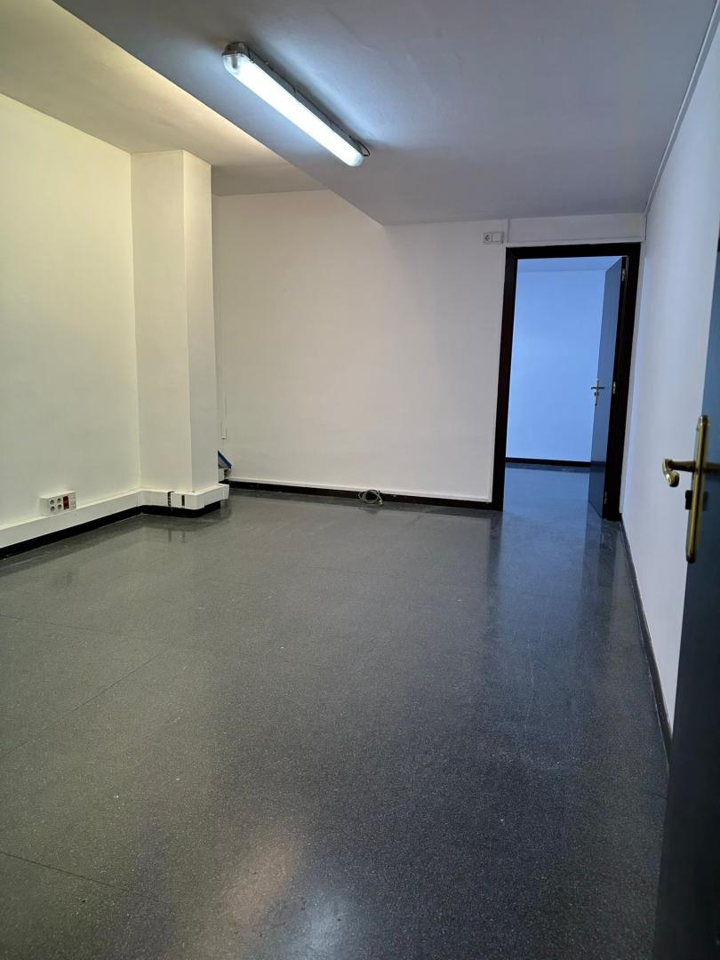 Local comercial – Barcelona 144.00 m2 photo9