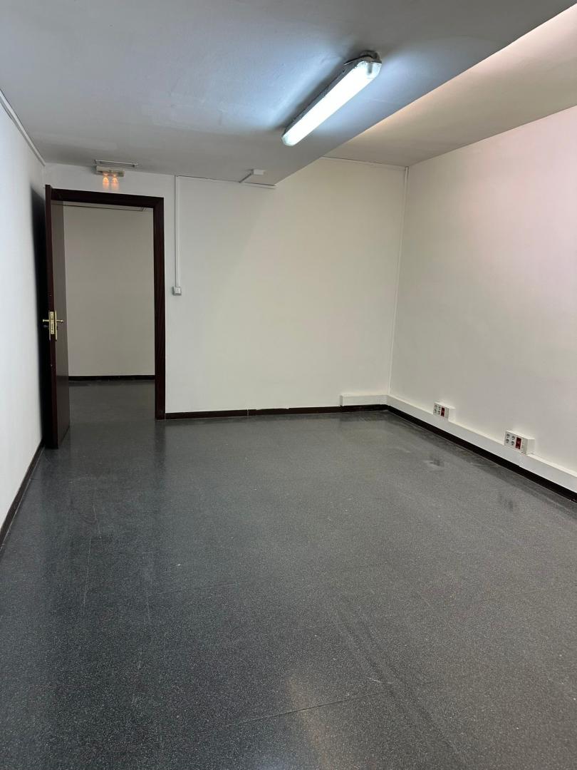 Local comercial – Barcelona 144.00 m2 photo12