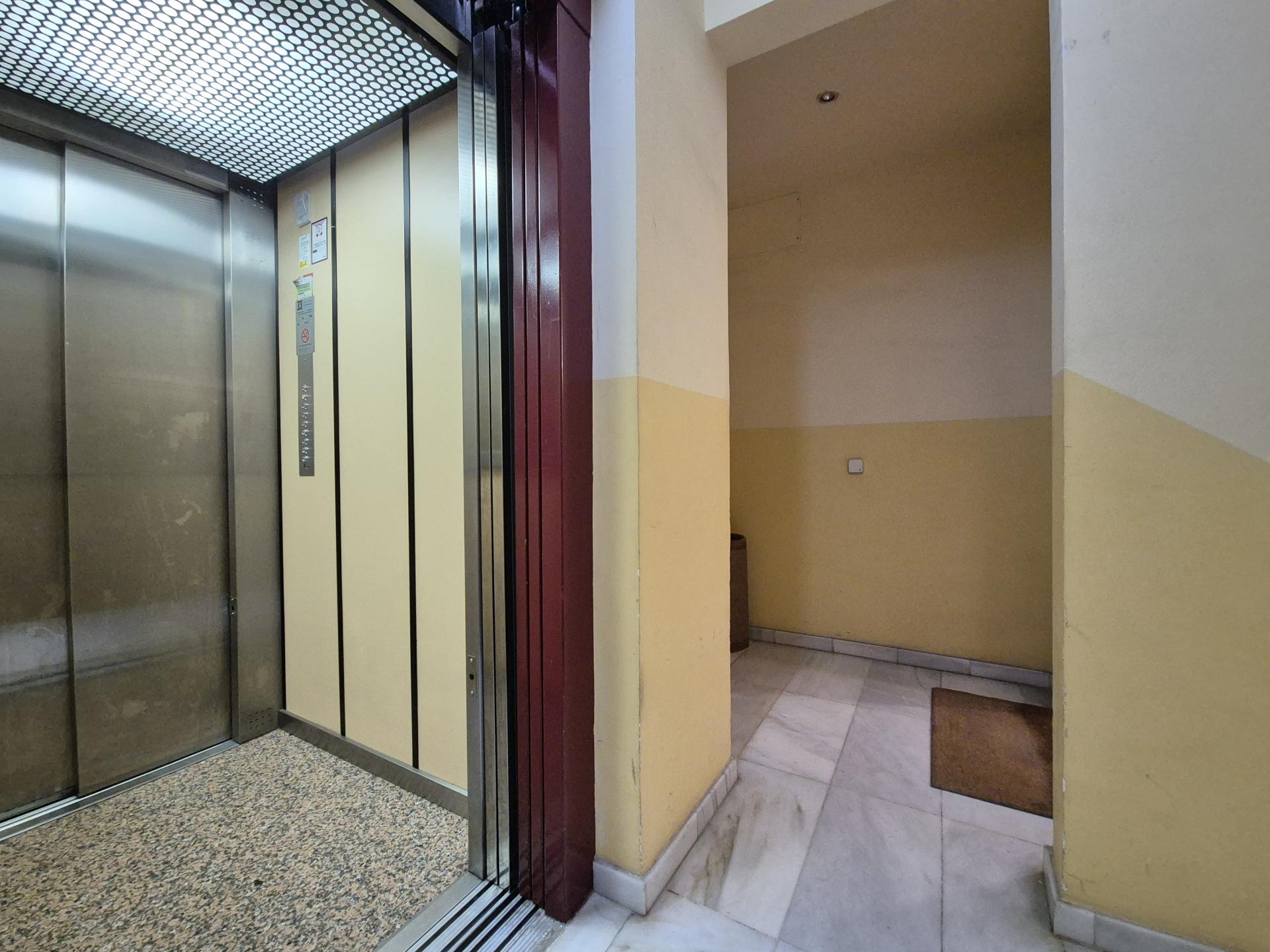 Piso – Barcelona 53.00 m2 photo11