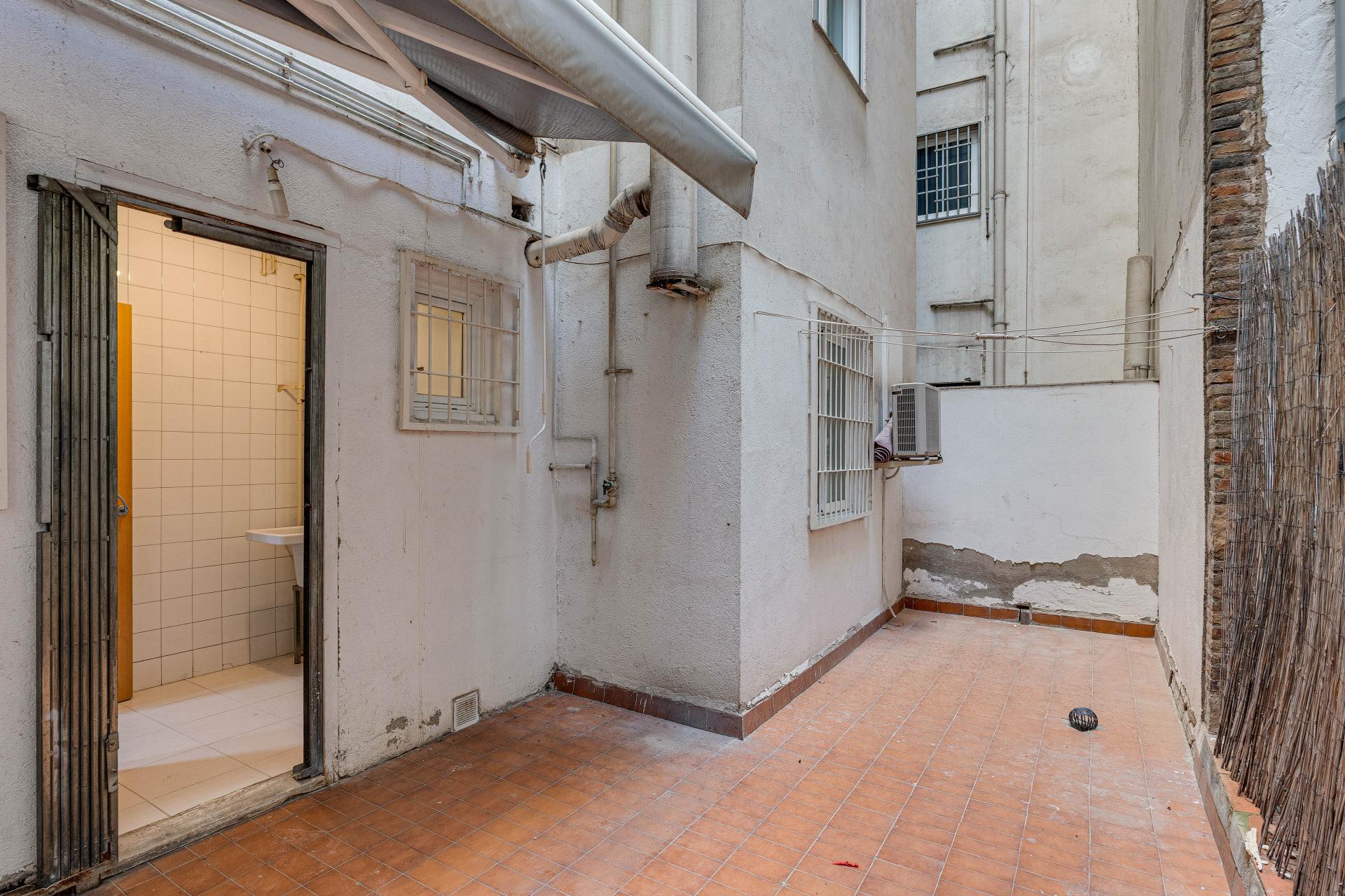 Piso – Barcelona 86.00 m2 photo14