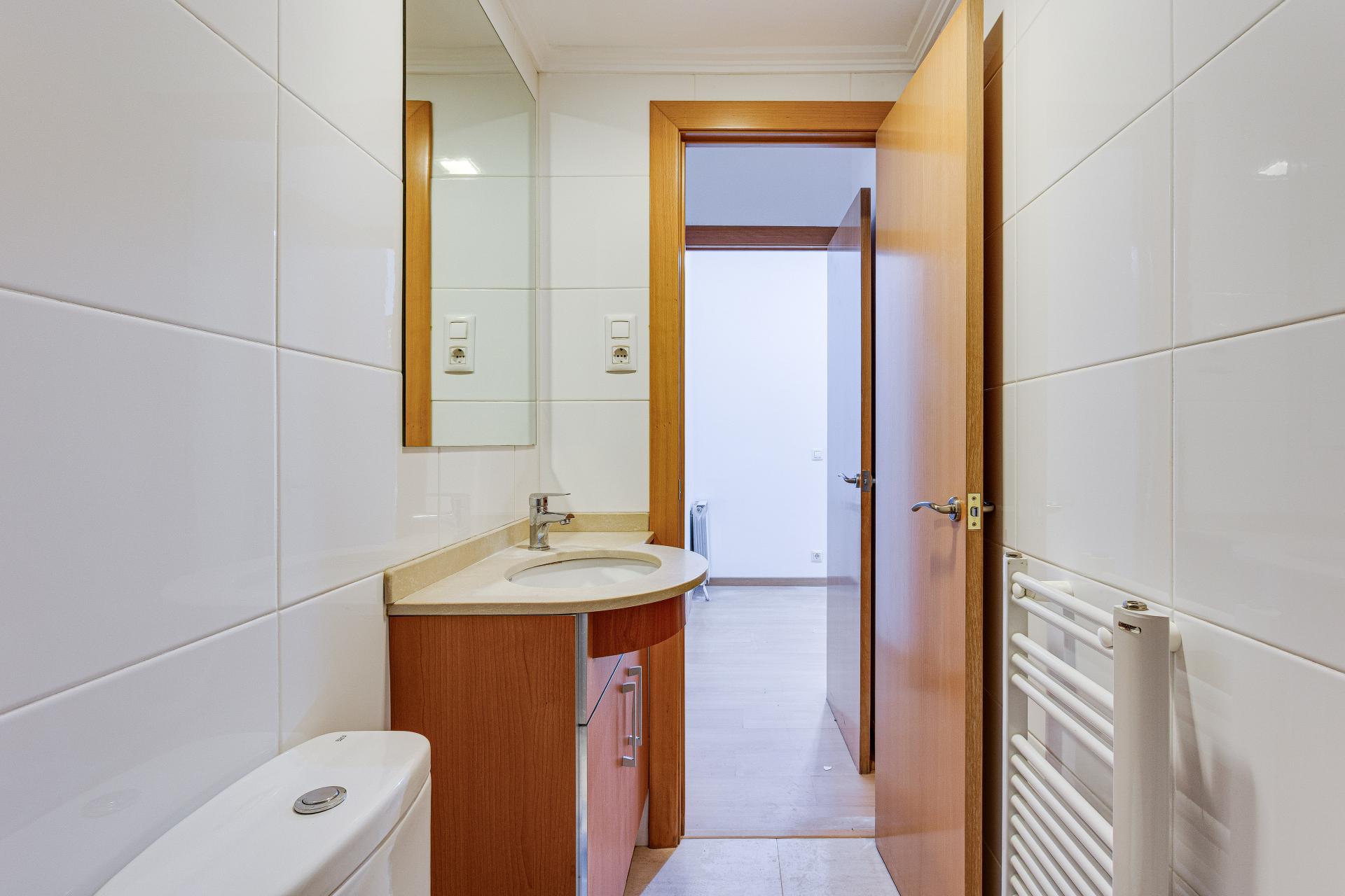 Piso – Barcelona 86.00 m2 photo24