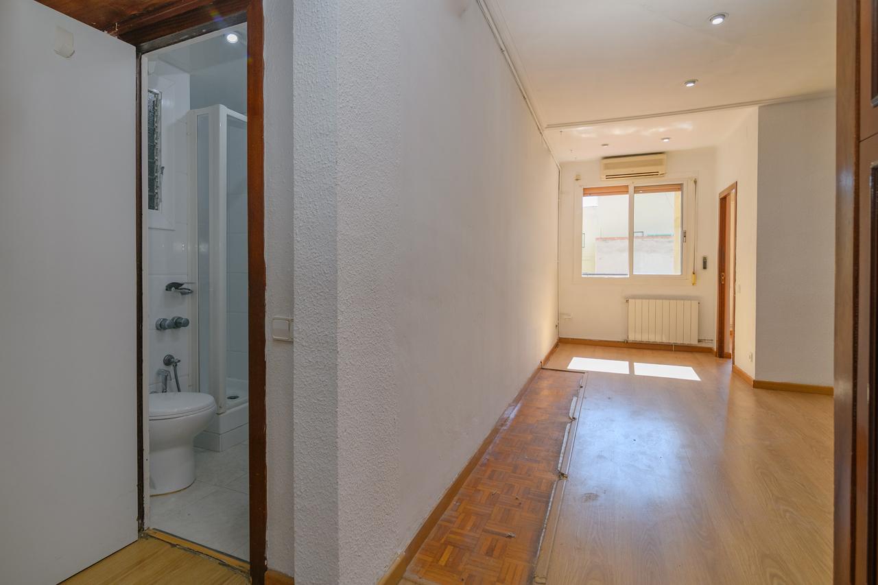 Piso – Barcelona 65.00 m2 photo22