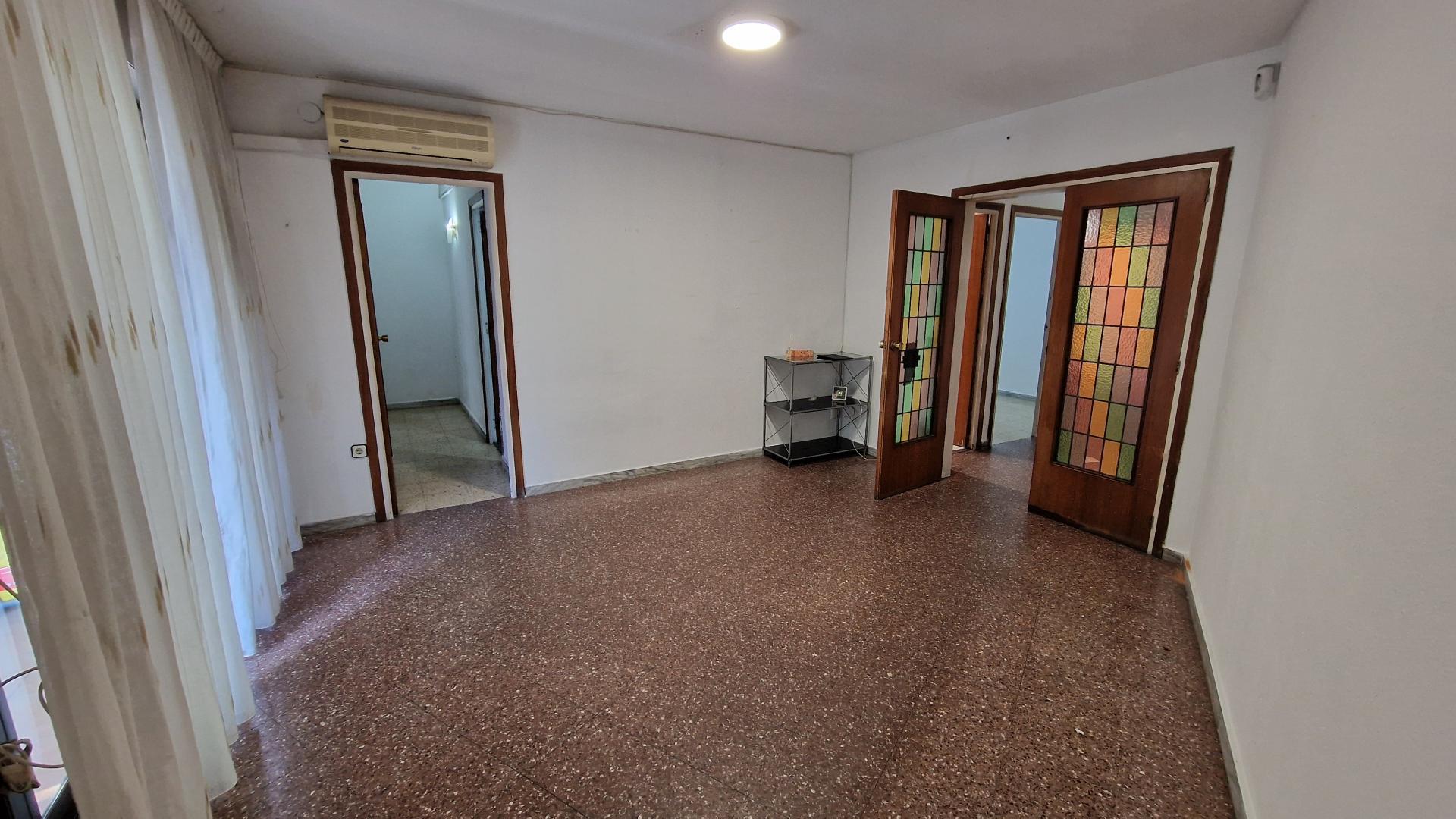 Piso – Hospitalet de Llobregat 80.00 m2 photo4