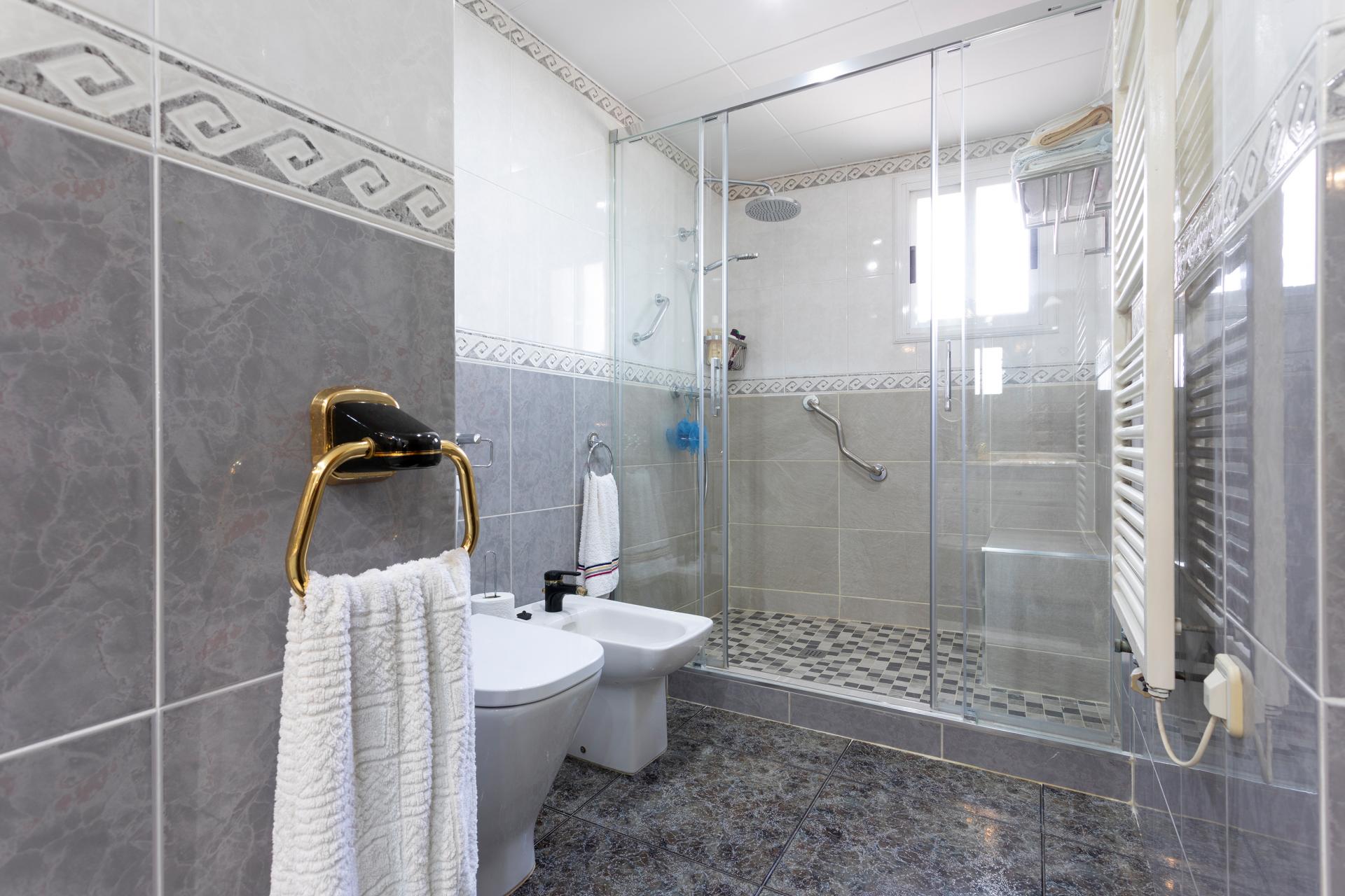Piso – Santa Coloma de Gramenet 81.00 m2 photo14