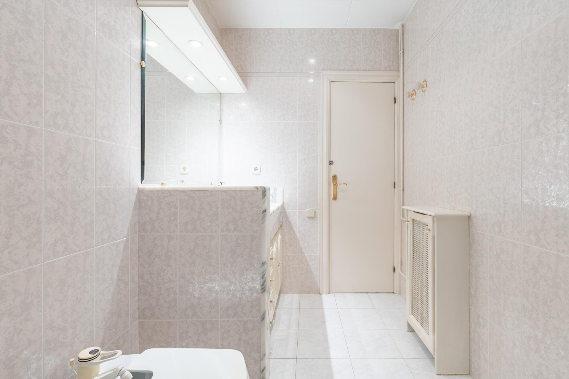 Piso – Barcelona 94.00 m2 photo22