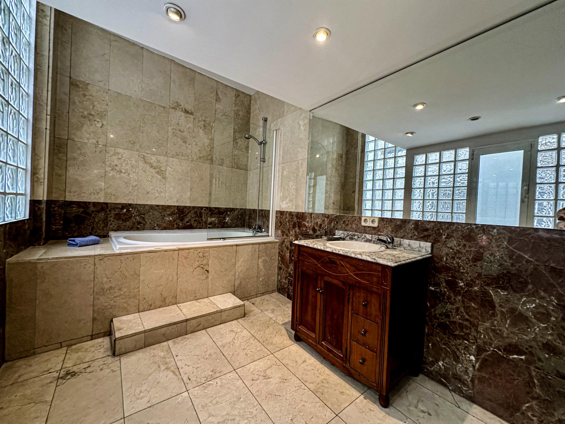Piso – Barcelona 94.00 m2 photo11