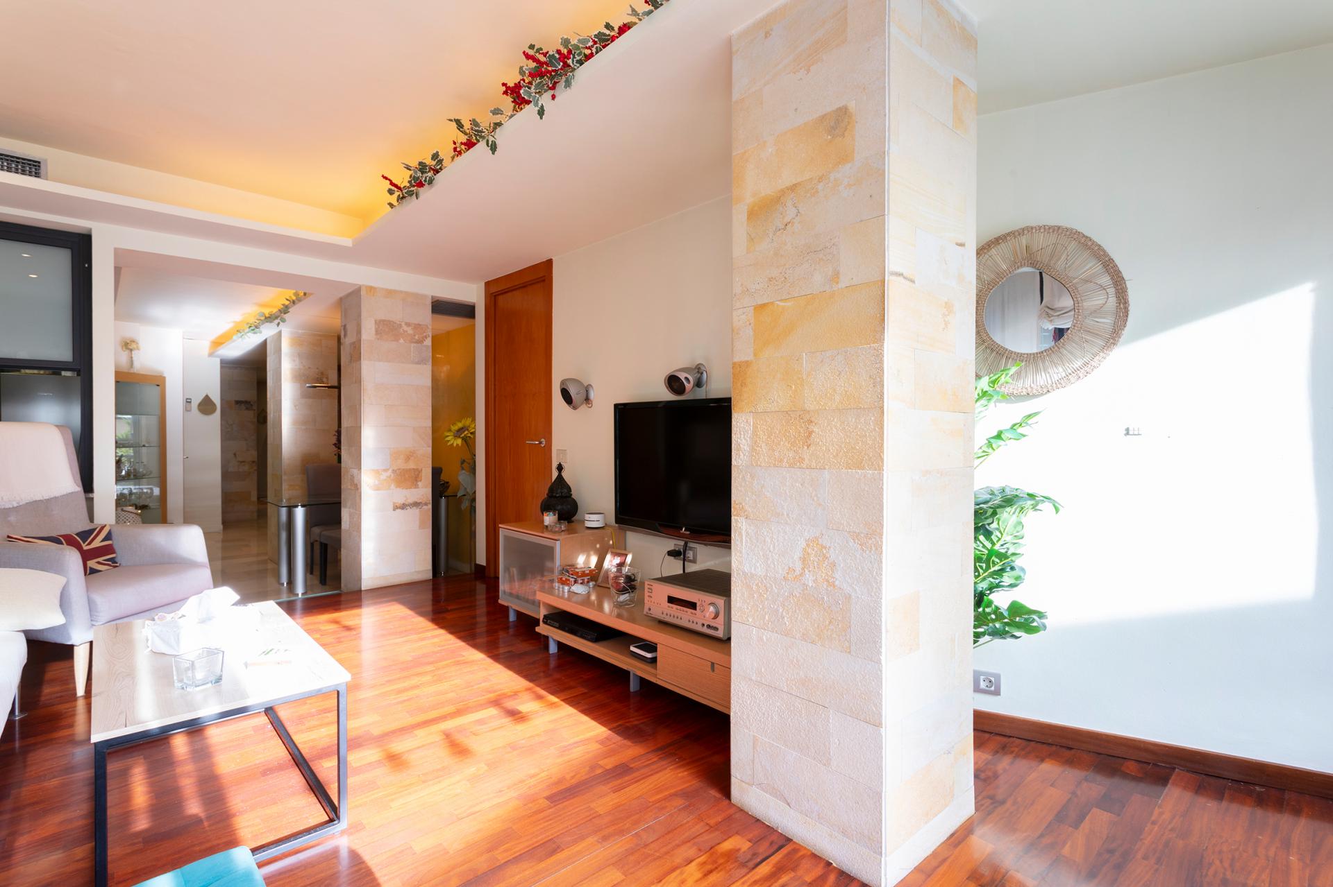 Piso – Barcelona 77.00 m2 photo12