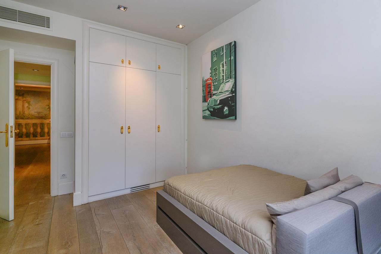 Piso – Barcelona 200.00 m2 photo45
