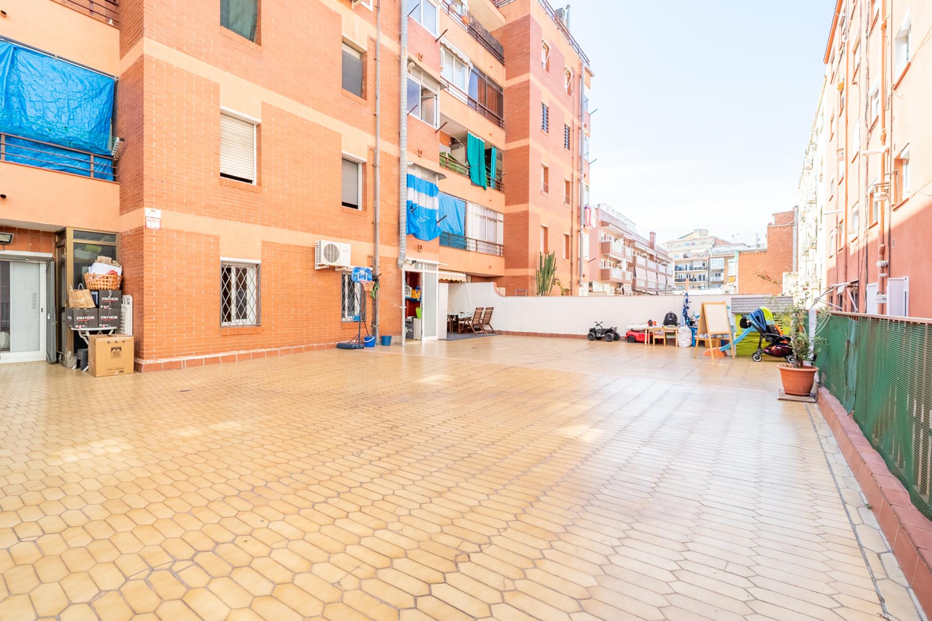 Piso – Barcelona 69.00 m2 photo29
