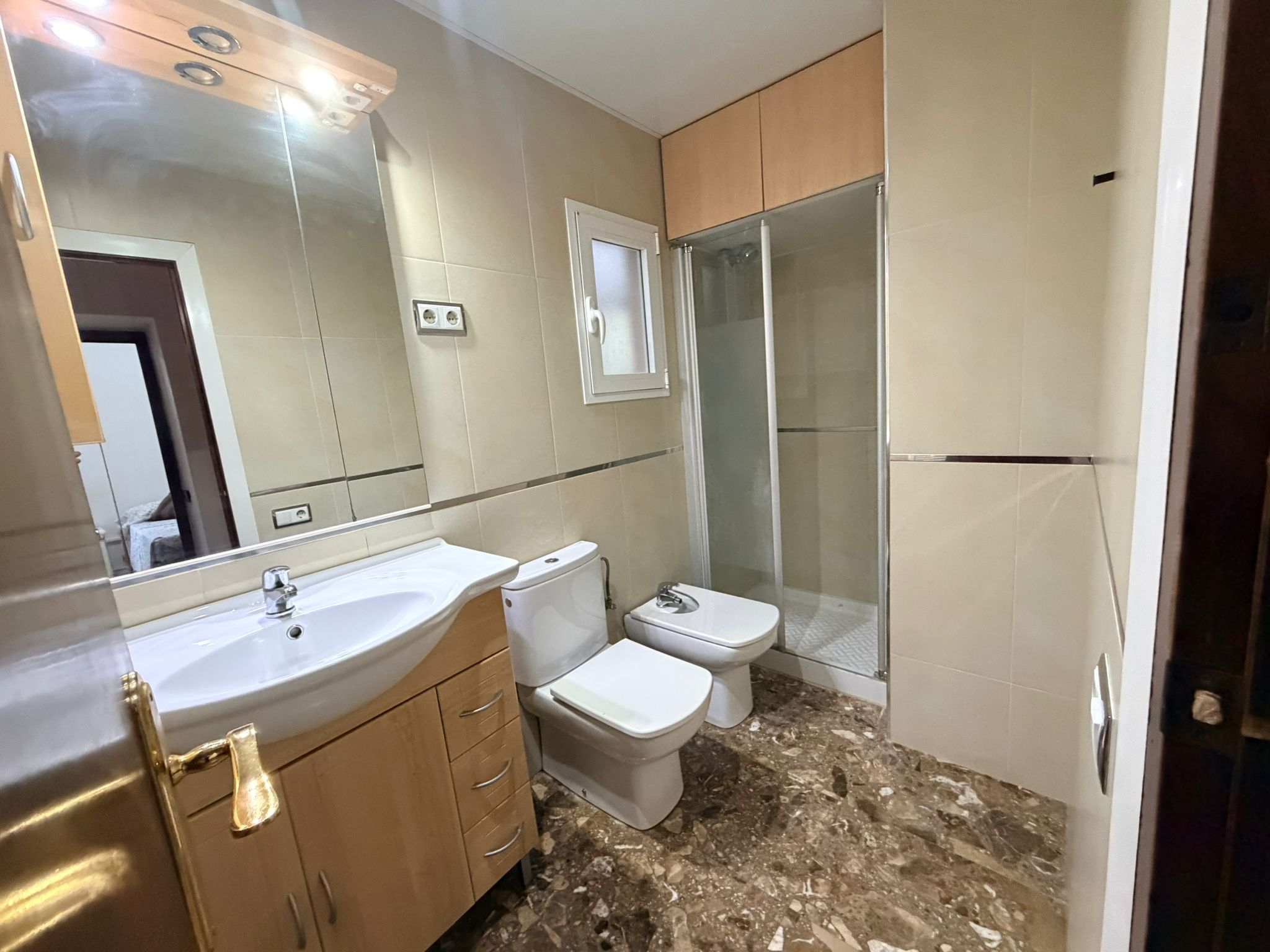 Piso – Hospitalet de Llobregat 60.00 m2 photo17