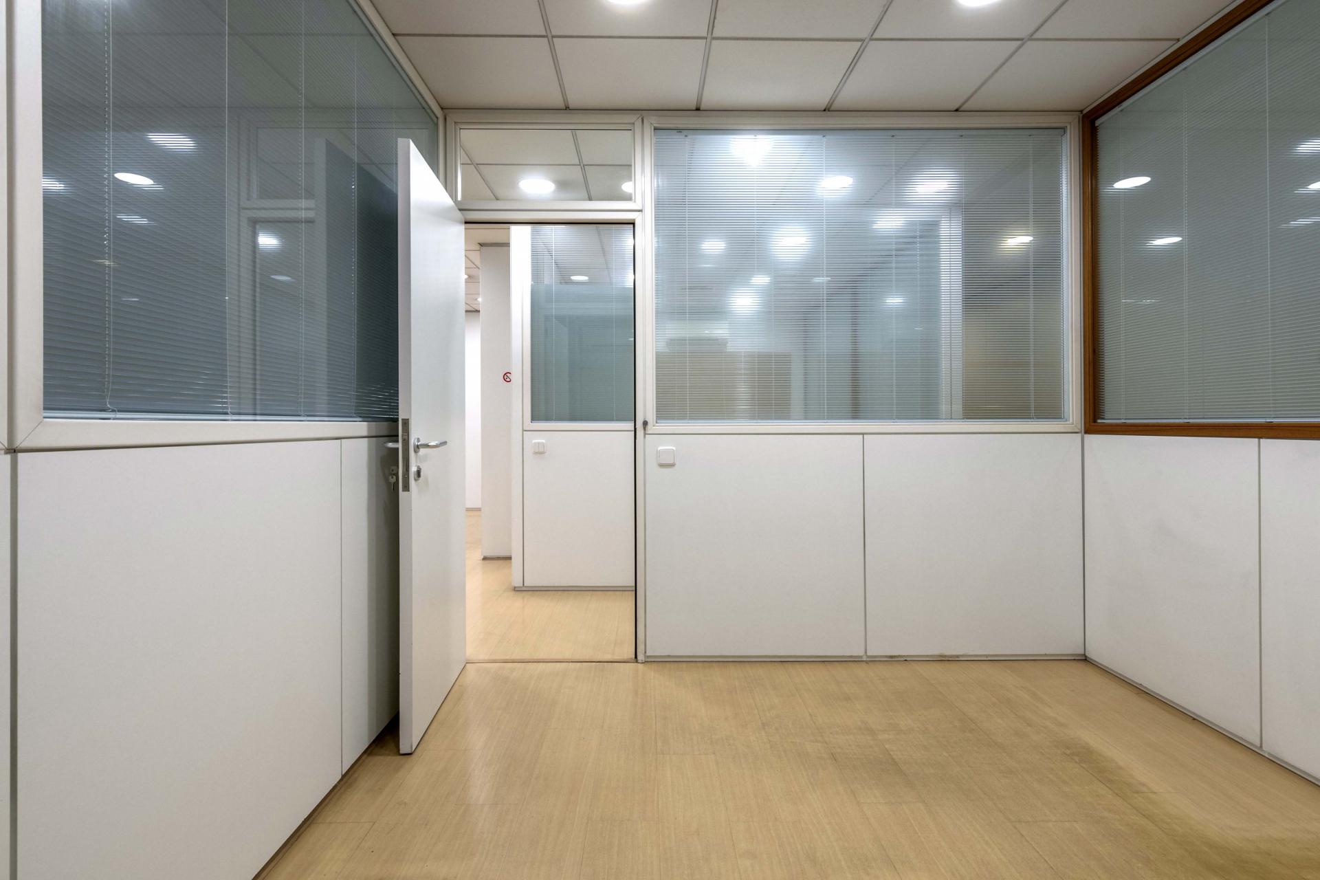 Local comercial – Barcelona 300.00 m2 photo12