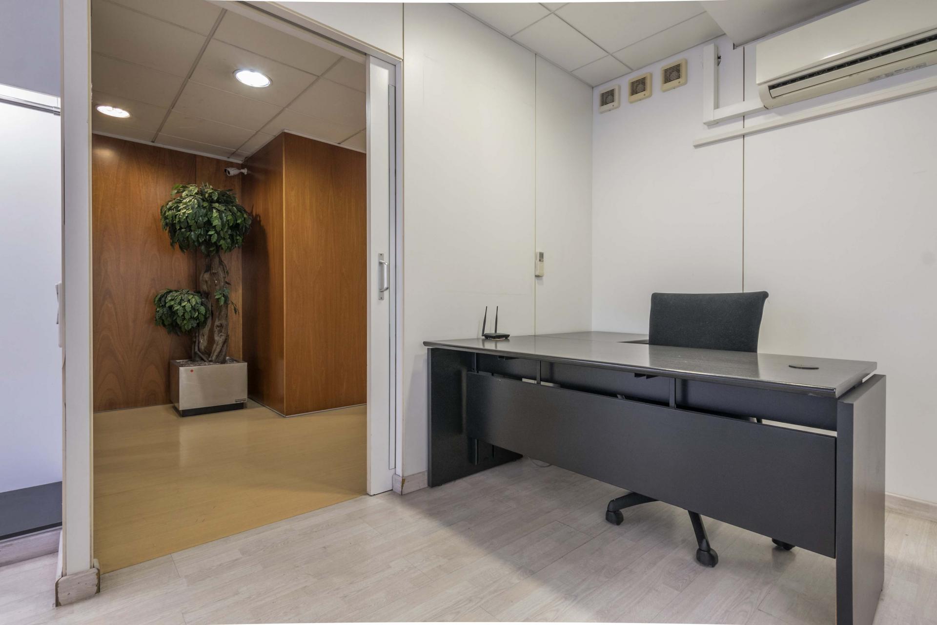Local comercial – Barcelona 300.00 m2 photo6