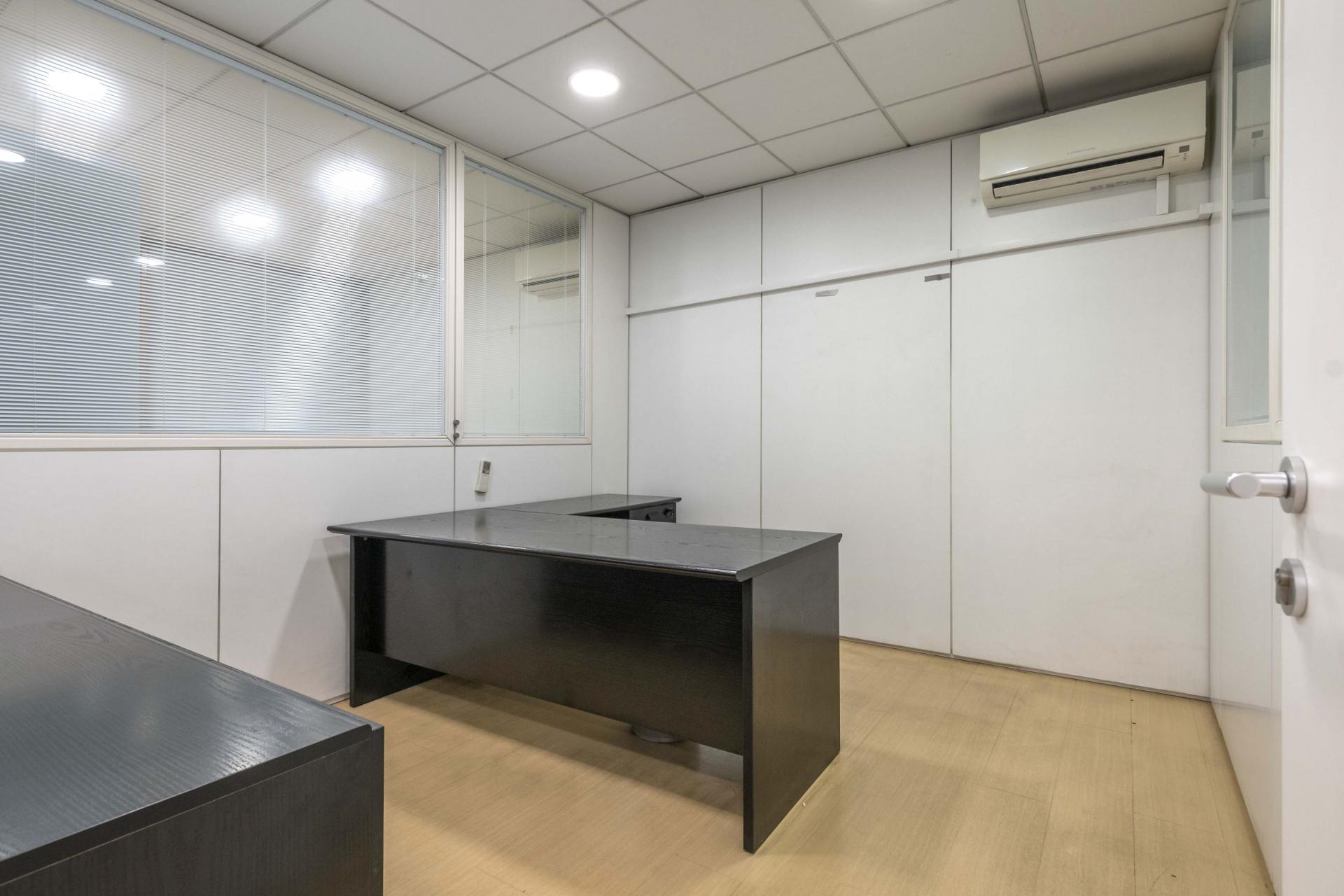 Local comercial – Barcelona 300.00 m2 photo15