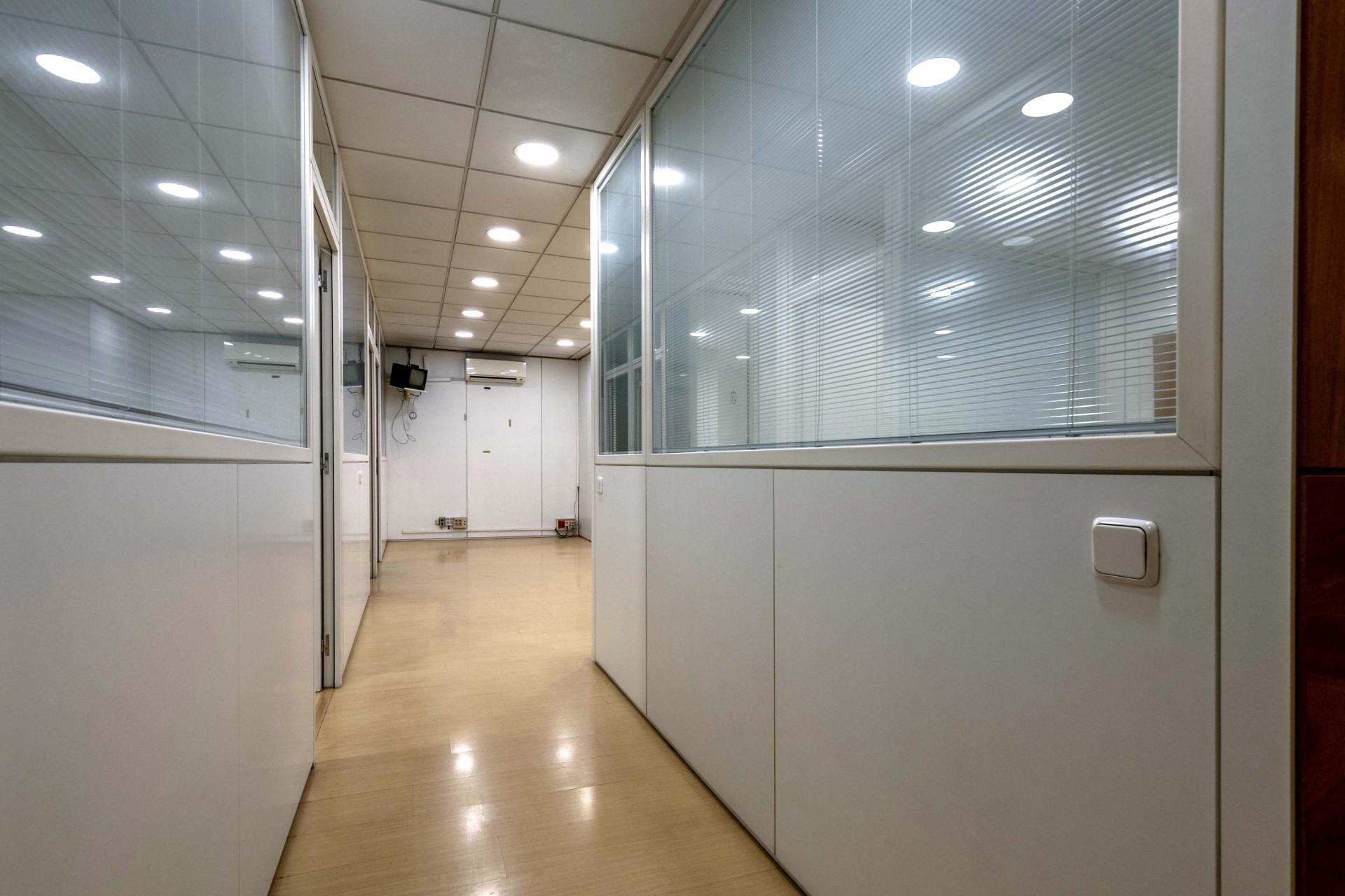 Local comercial – Barcelona 300.00 m2 photo10
