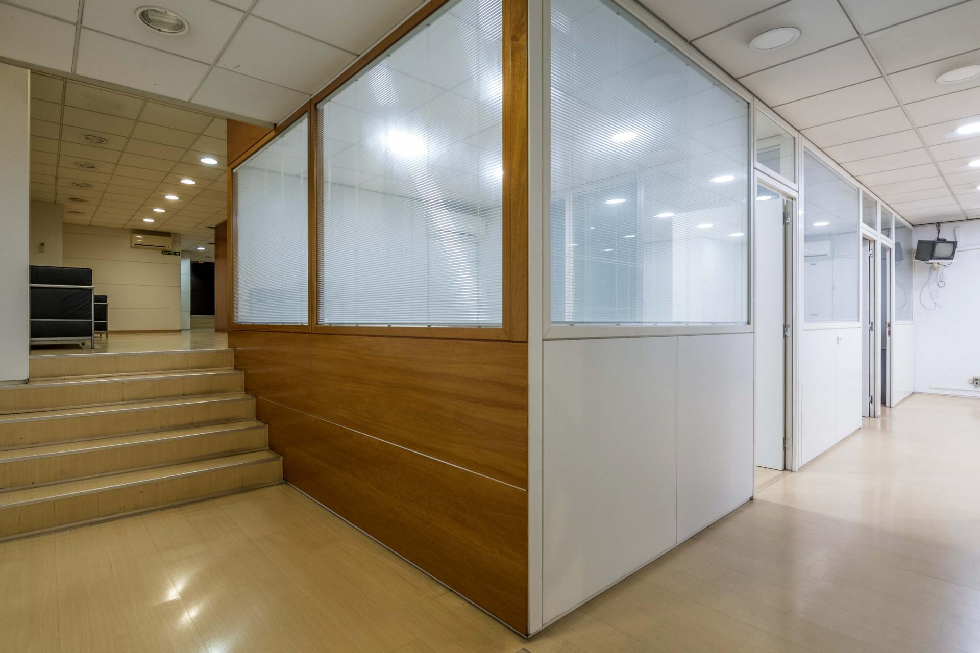 Local comercial – Barcelona 300.00 m2 photo21