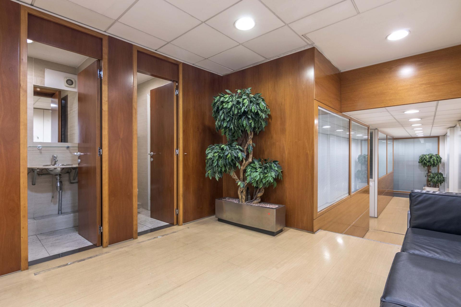 Local comercial – Barcelona 300.00 m2 photo8