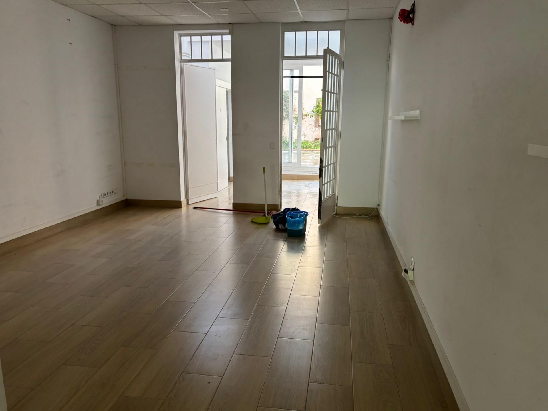 Local comercial – Barcelona 108.00 m2 photo3
